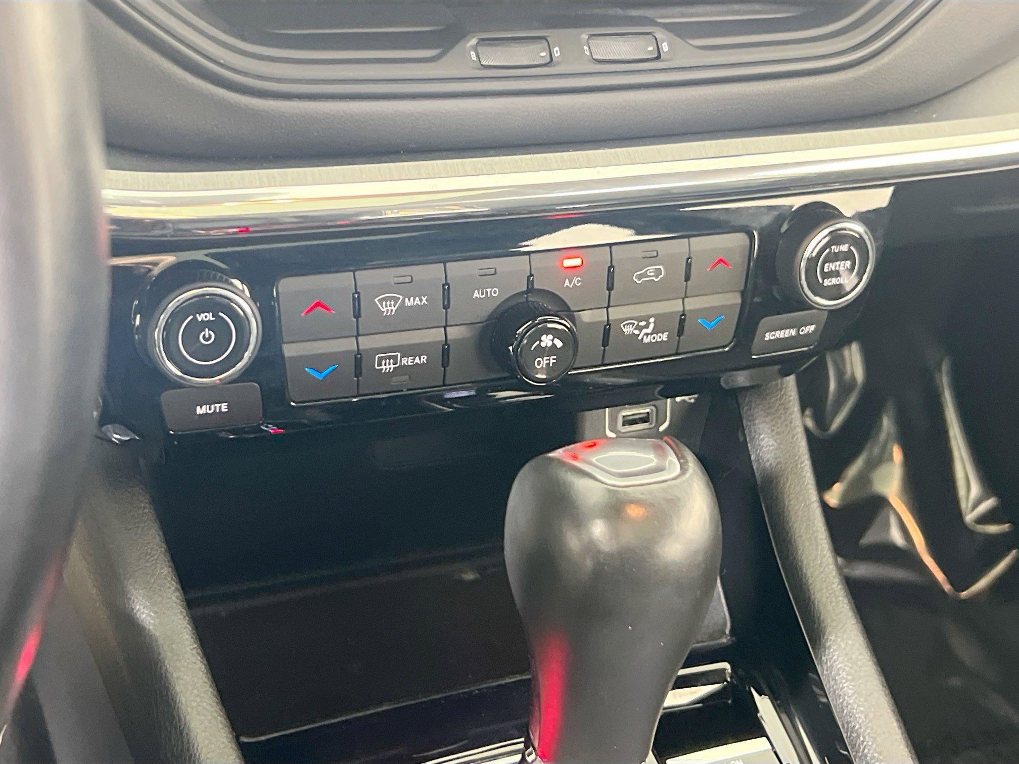 Used 2022 Jeep Compass High Altitude AWD/4WD image 16