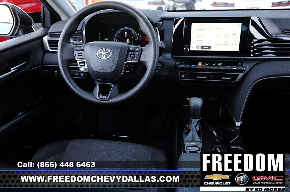 Used 2025 Toyota Camry LE image 13