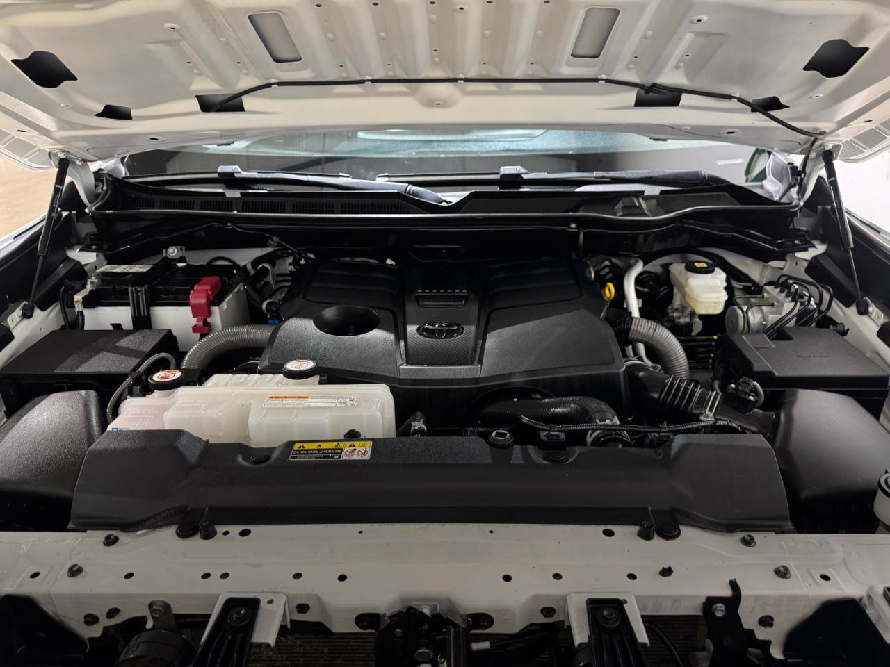 Used 2024 Toyota Tundra SR AWD/4WD image 43