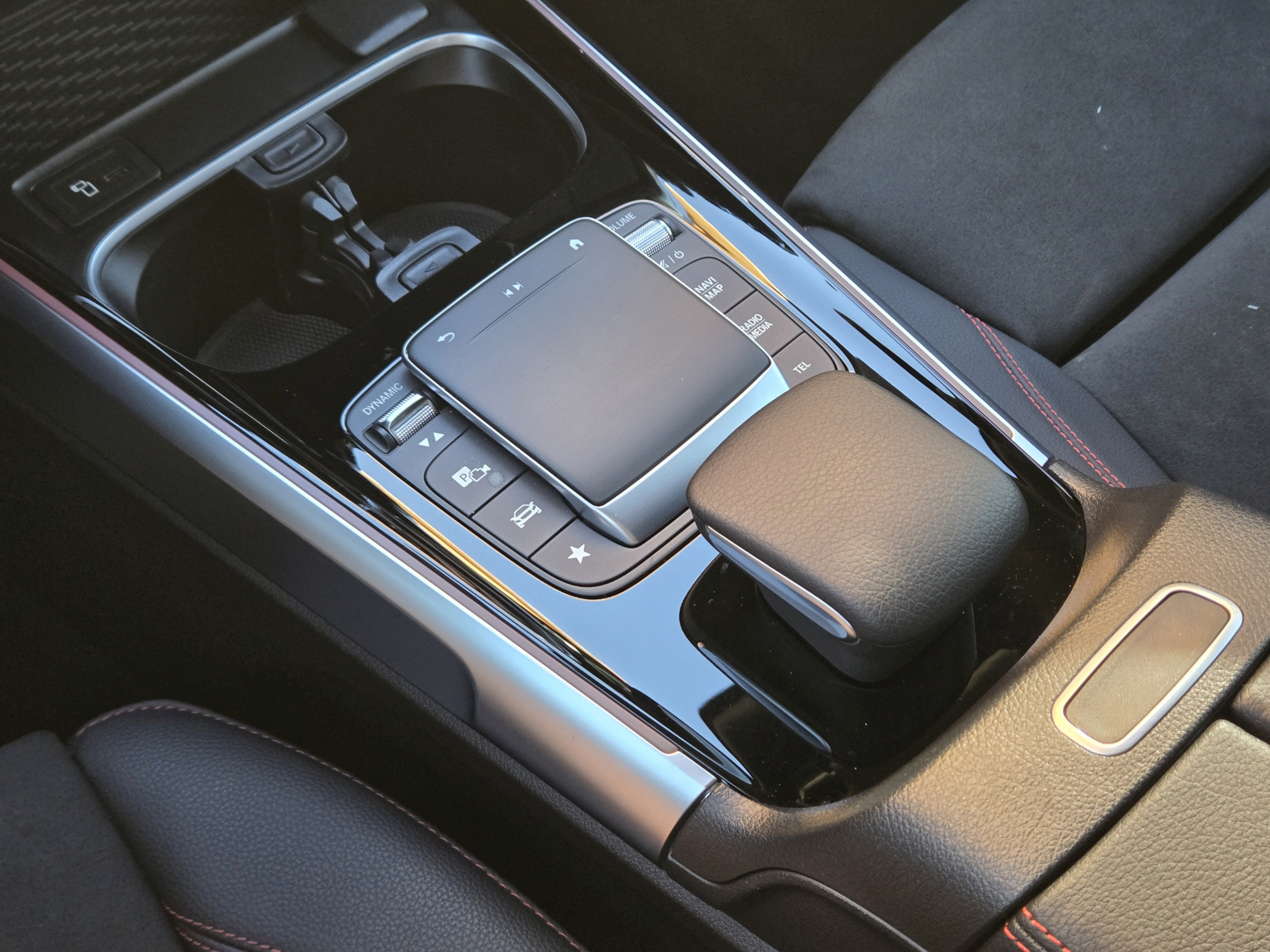 Certified 2023 Mercedes-Benz EQB 300 4MATIC image 17