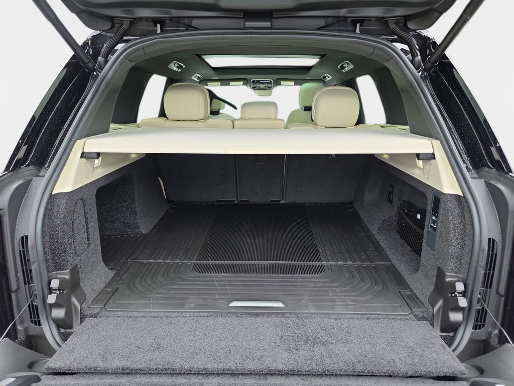New 2026 Land Rover Range Rover SE image 12