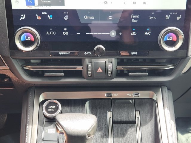 Used 2024 Lexus GX 550 w/ Accessory Package (Z1) AWD/4WD image 21