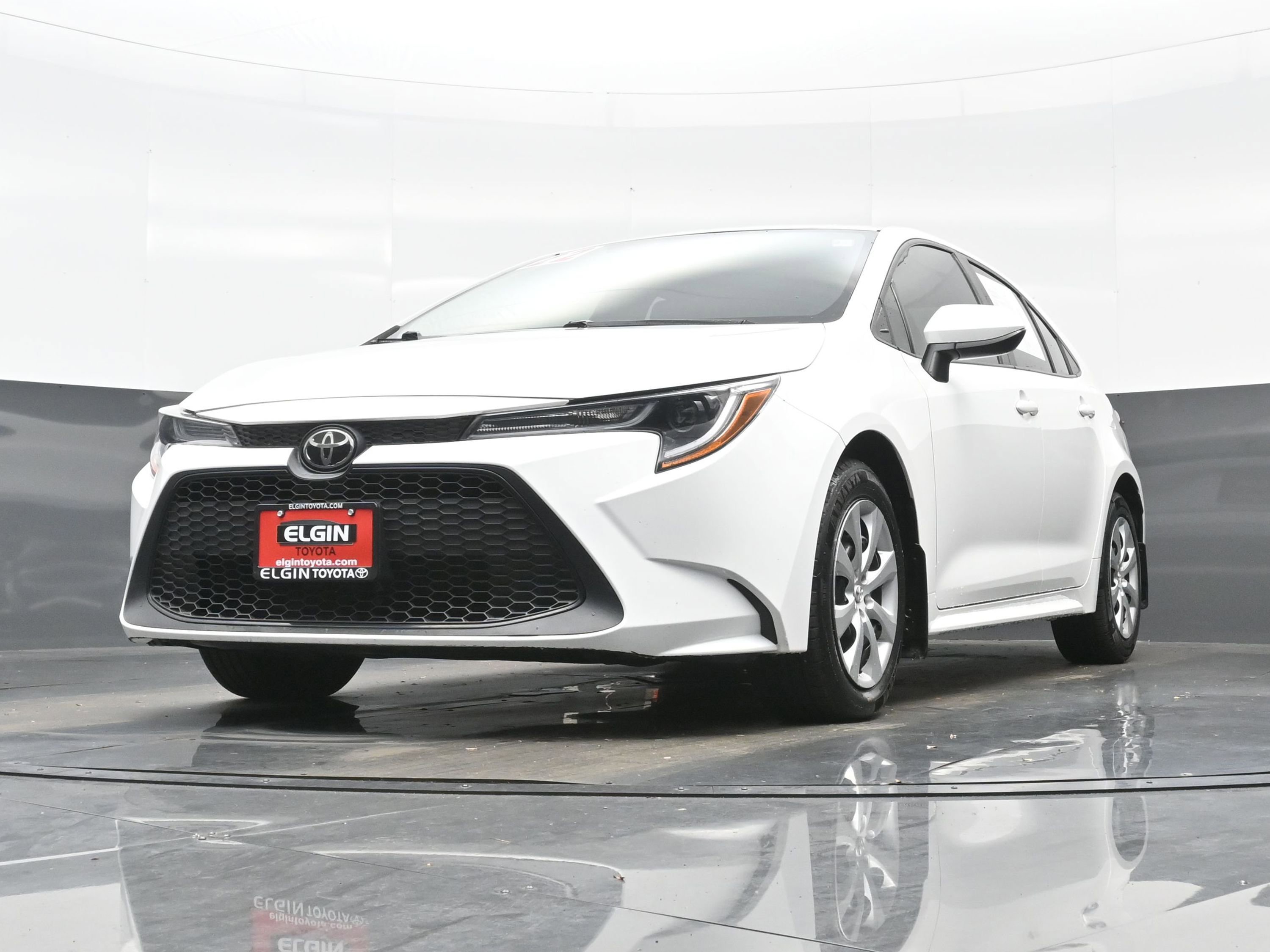 Used 2022 Toyota Corolla LE image 25