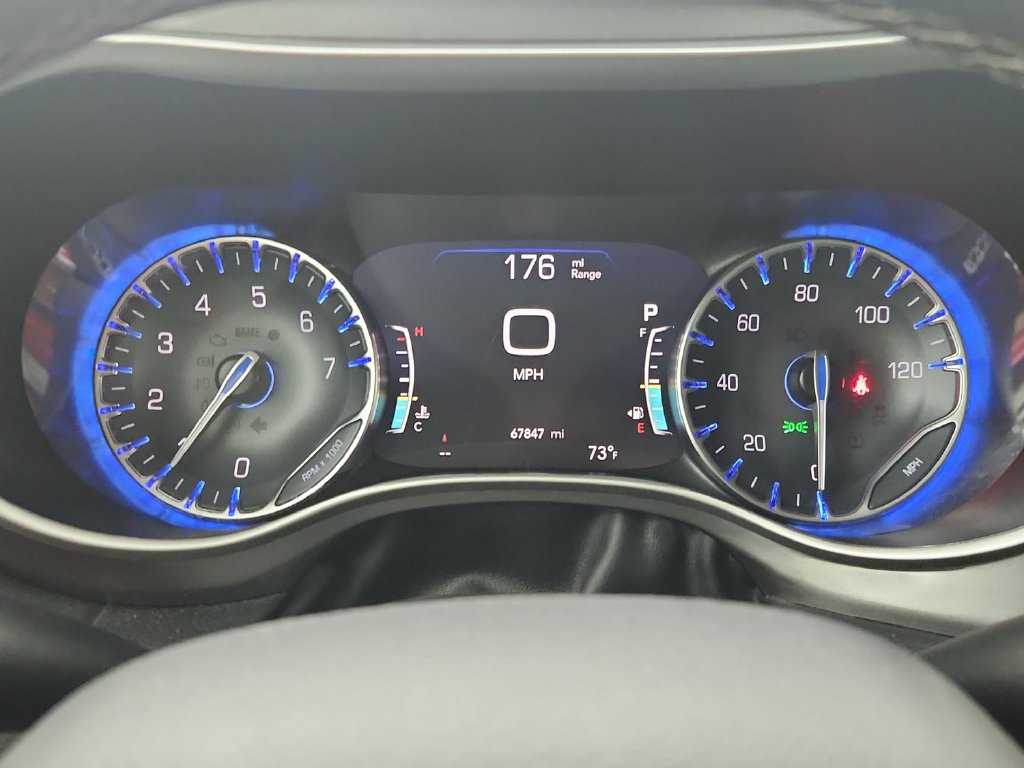 Certified 2024 Chrysler Pacifica Touring-L FWD image 26