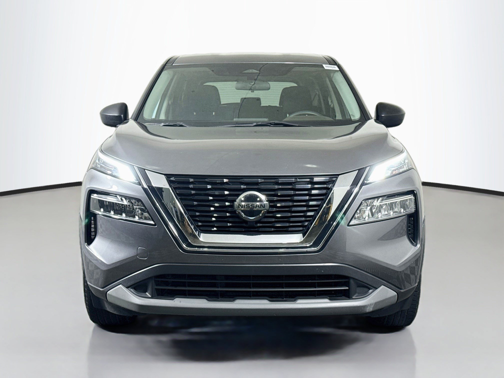 Used 2023 Nissan Rogue S FWD image 2