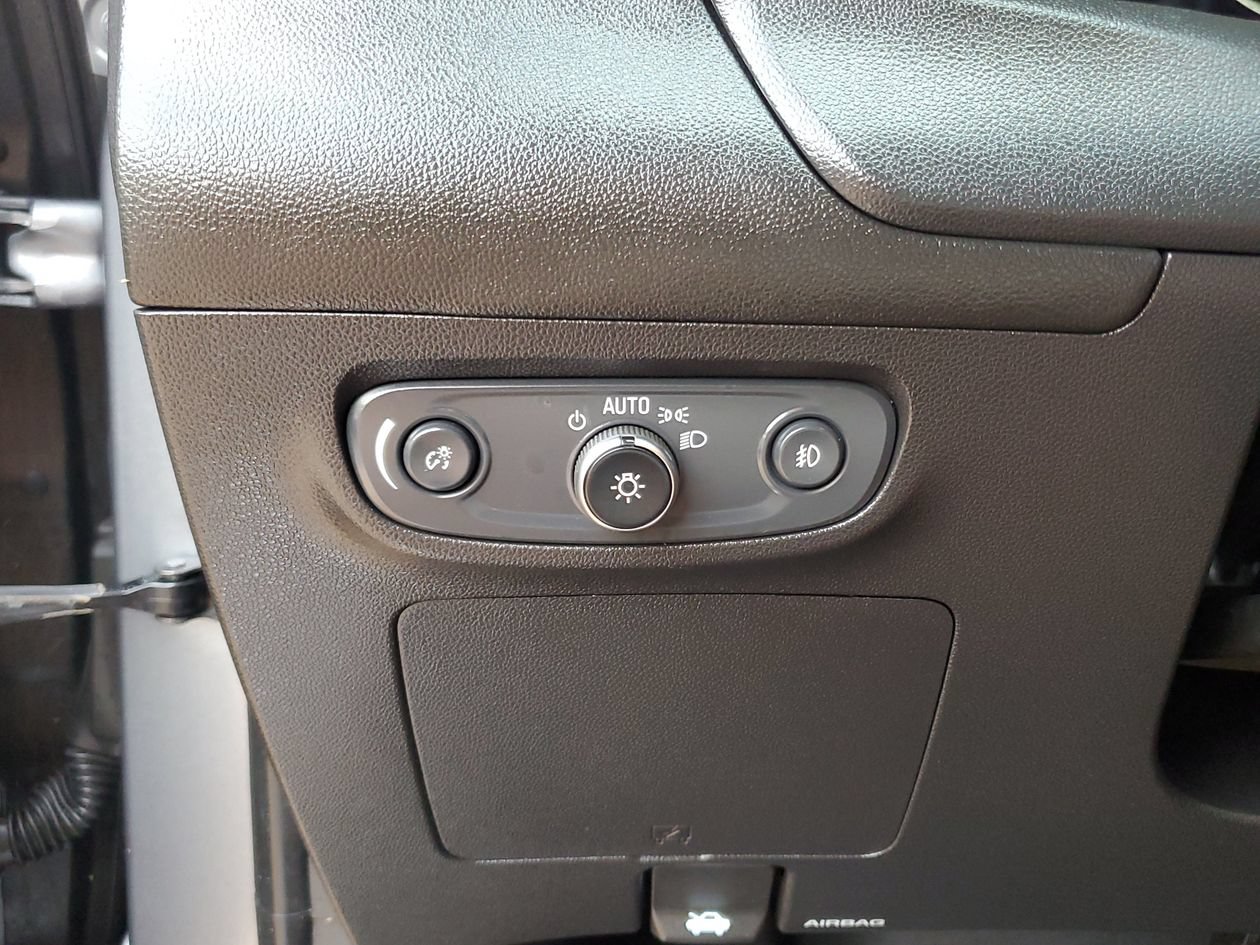 Used 2021 Buick Encore GX Select FWD image 28