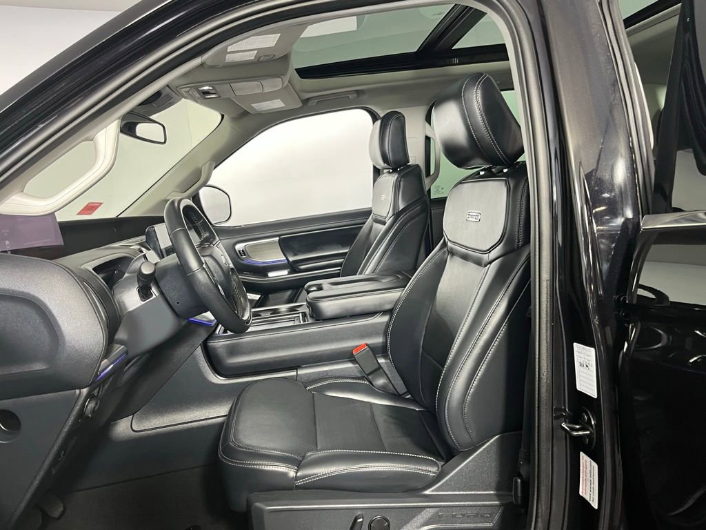 Used 2025 Ford Expedition Max Platinum image 19