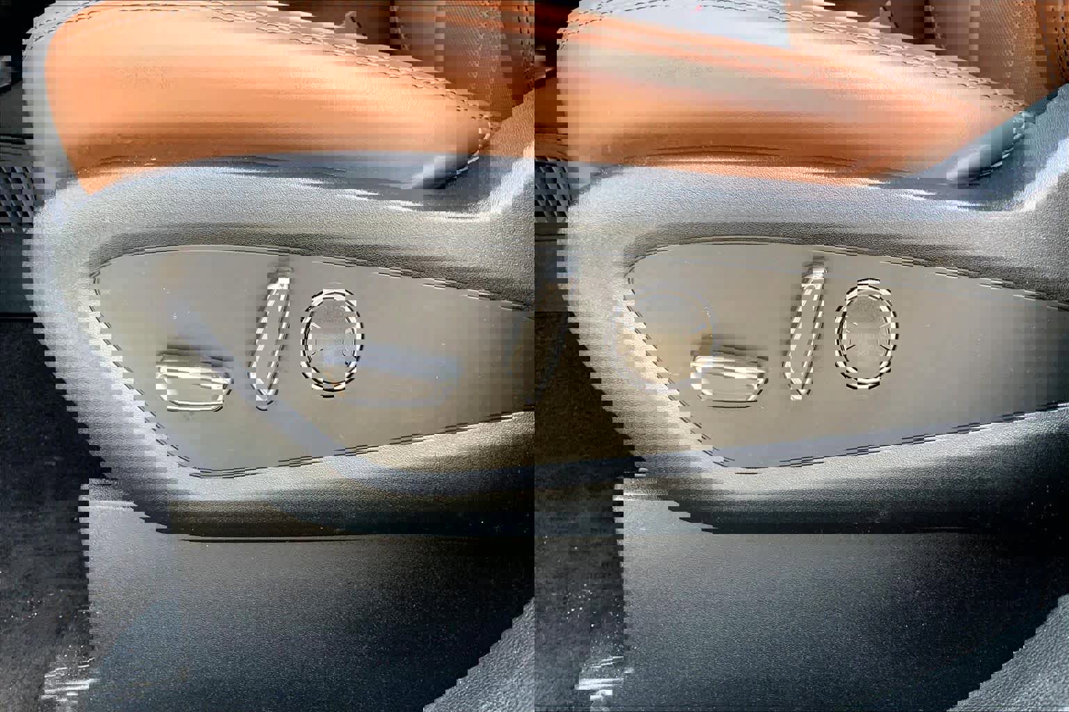 Used 2021 Lincoln Nautilus Reserve w/ Class II Trailer Tow Package image 33