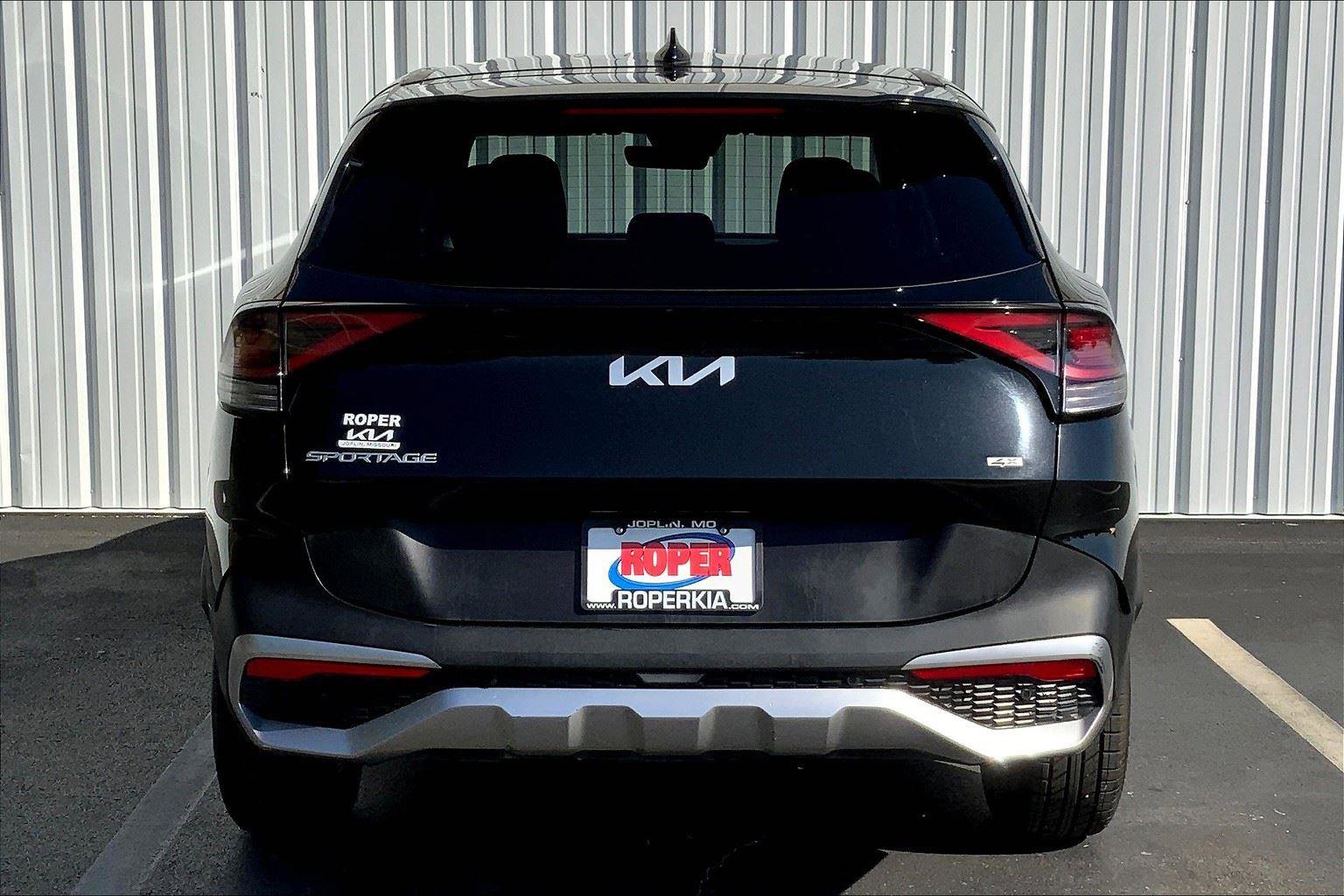 Used 2024 Kia Sportage LX image 4