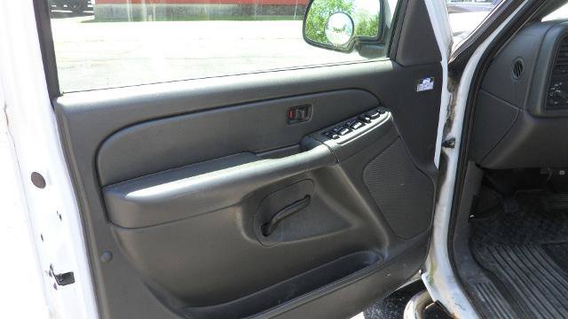 Used 2006 Chevrolet Silverado 1500 LT w/ Light Duty Power Package AWD/4WD image 17