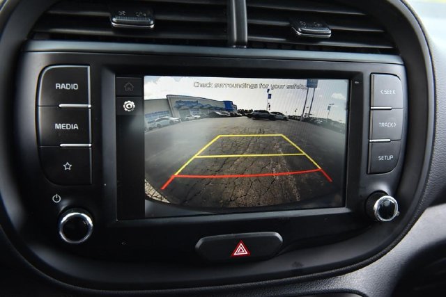 Used 2025 Kia Soul LX w/ LX Technology Package FWD image 12