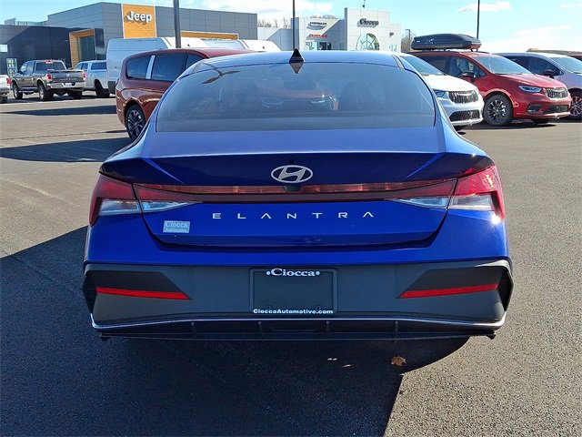 Used 2024 Hyundai Elantra SEL image 9