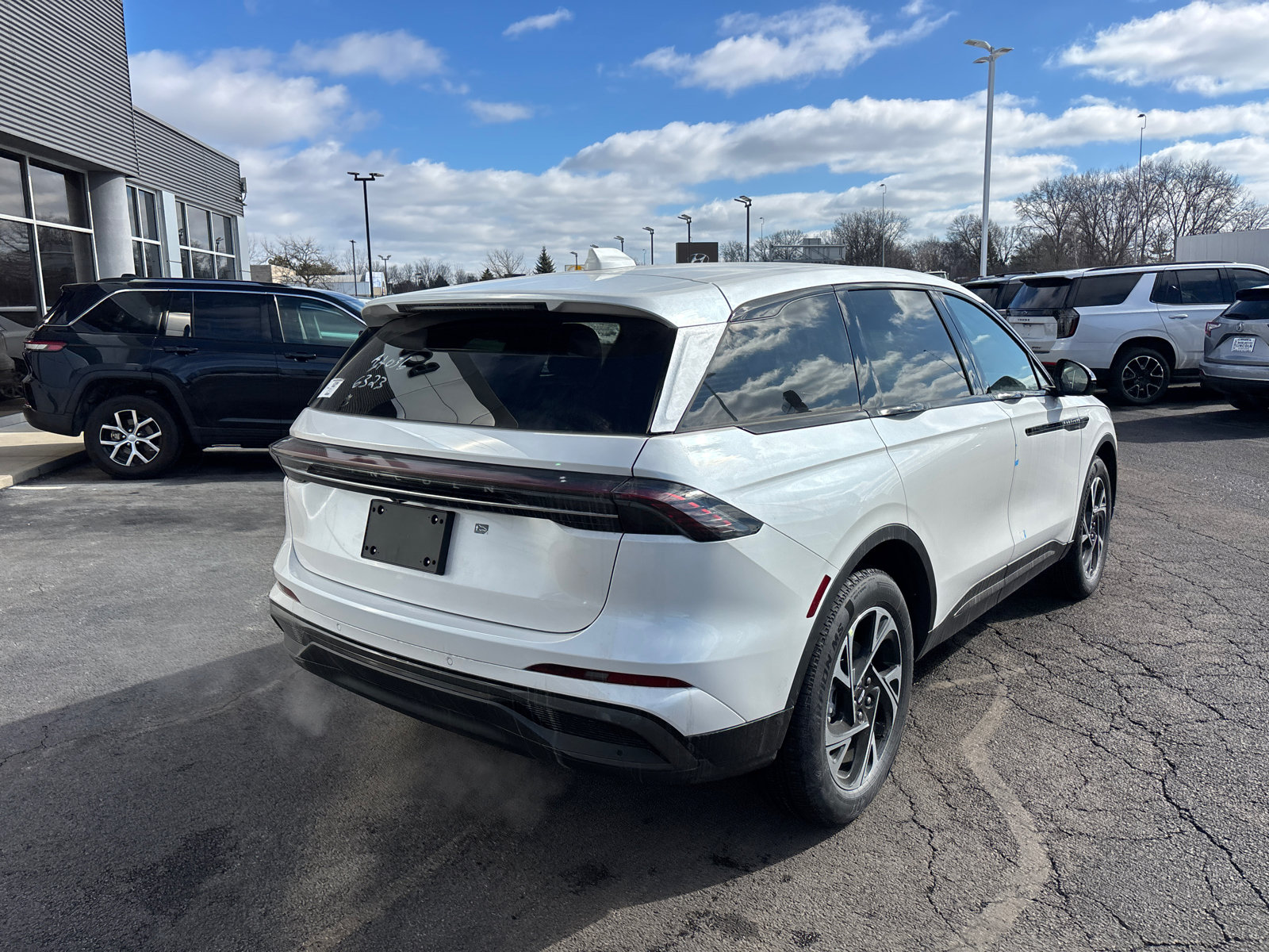 New 2026 Lincoln Nautilus Premier w/ Jet Appearance Package AWD/4WD image 7
