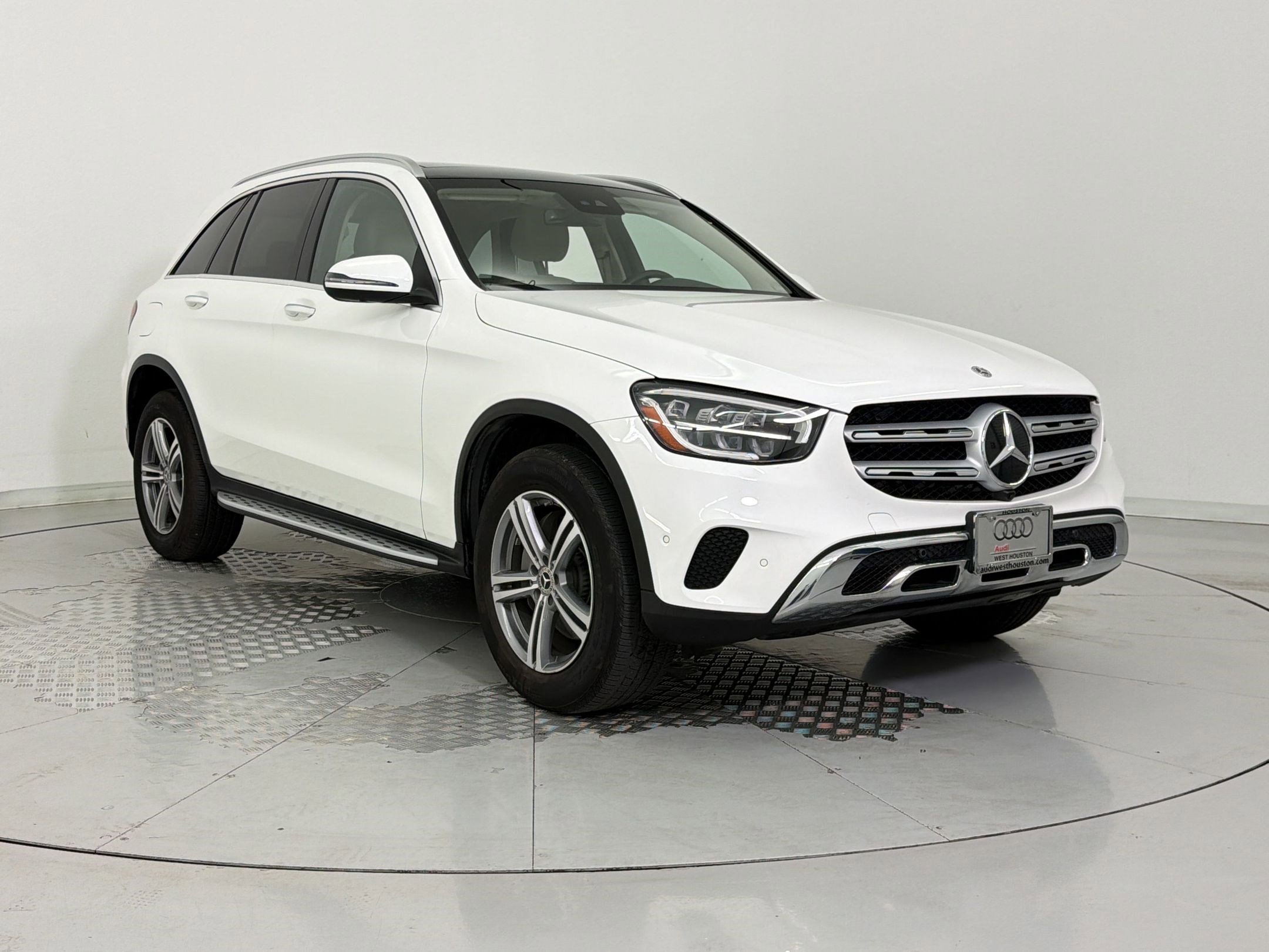 Used 2022 Mercedes-Benz GLC 300 4MATIC w/ Premium Package Lite image 7
