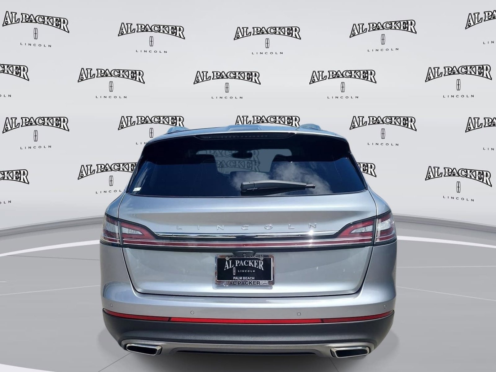 Used 2022 Lincoln Nautilus Reserve image 4