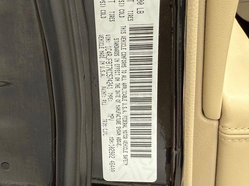 Used 2019 Jeep Grand Cherokee Limited w/ Trailer Tow Group IV AWD/4WD image 21