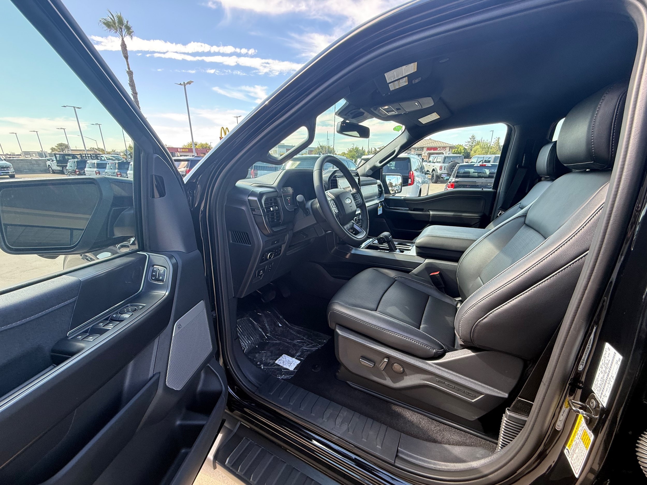 New 2026 Ford F150 Lariat w/ Equipment Group 501A Mid AWD/4WD image 10