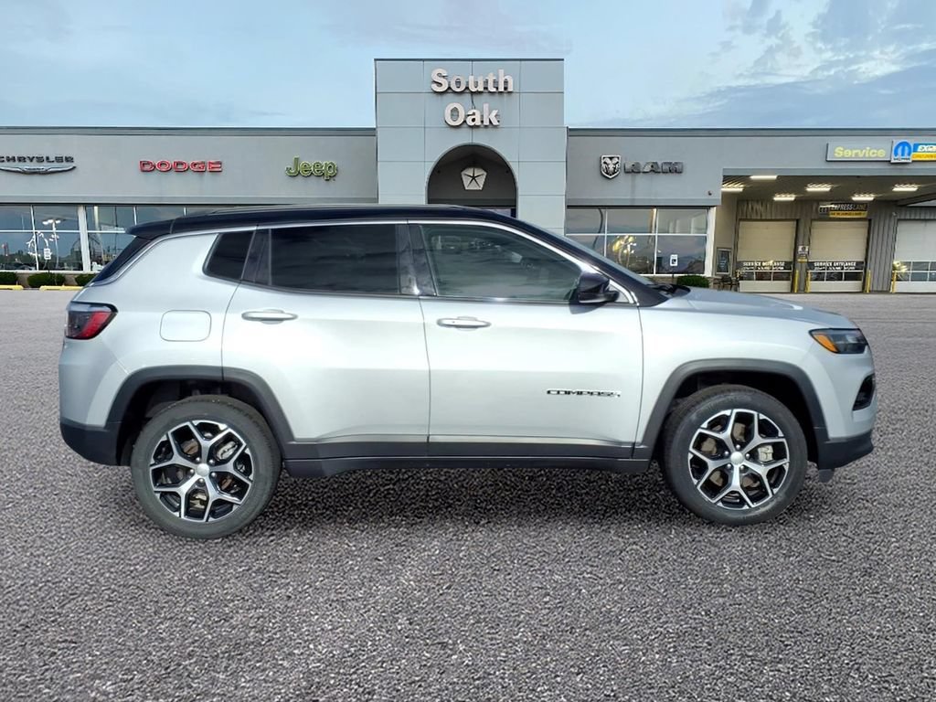 Certified 2024 Jeep Compass Limited AWD/4WD image 2