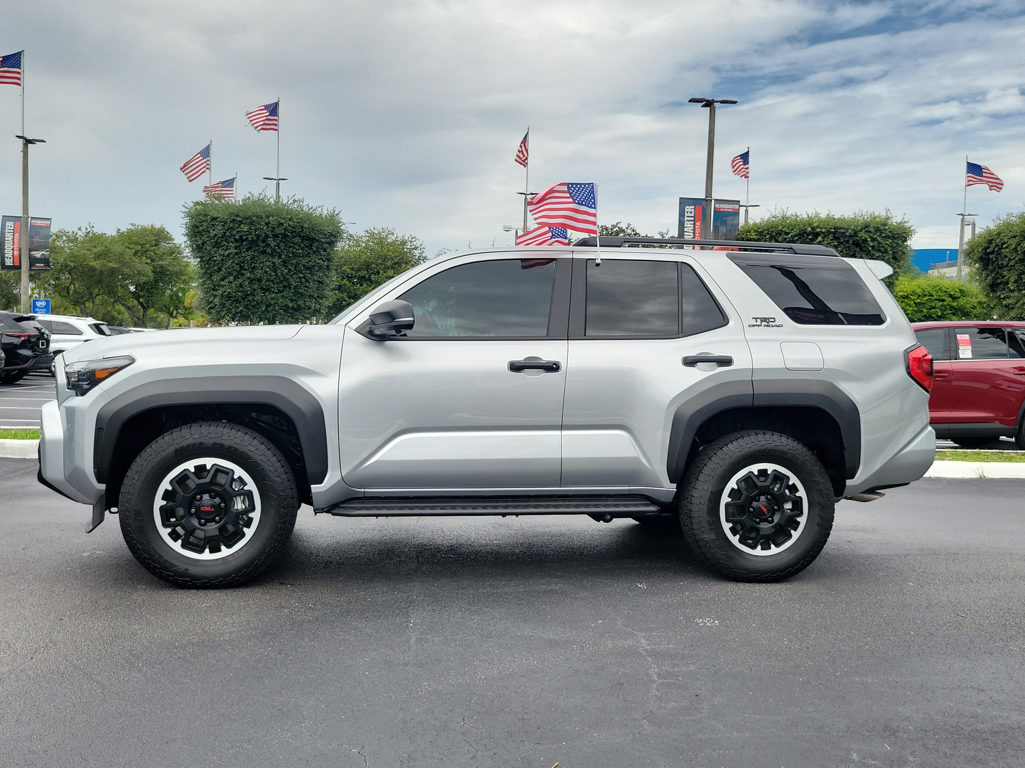 Used 2026 Toyota 4Runner SR5 AWD/4WD image 7