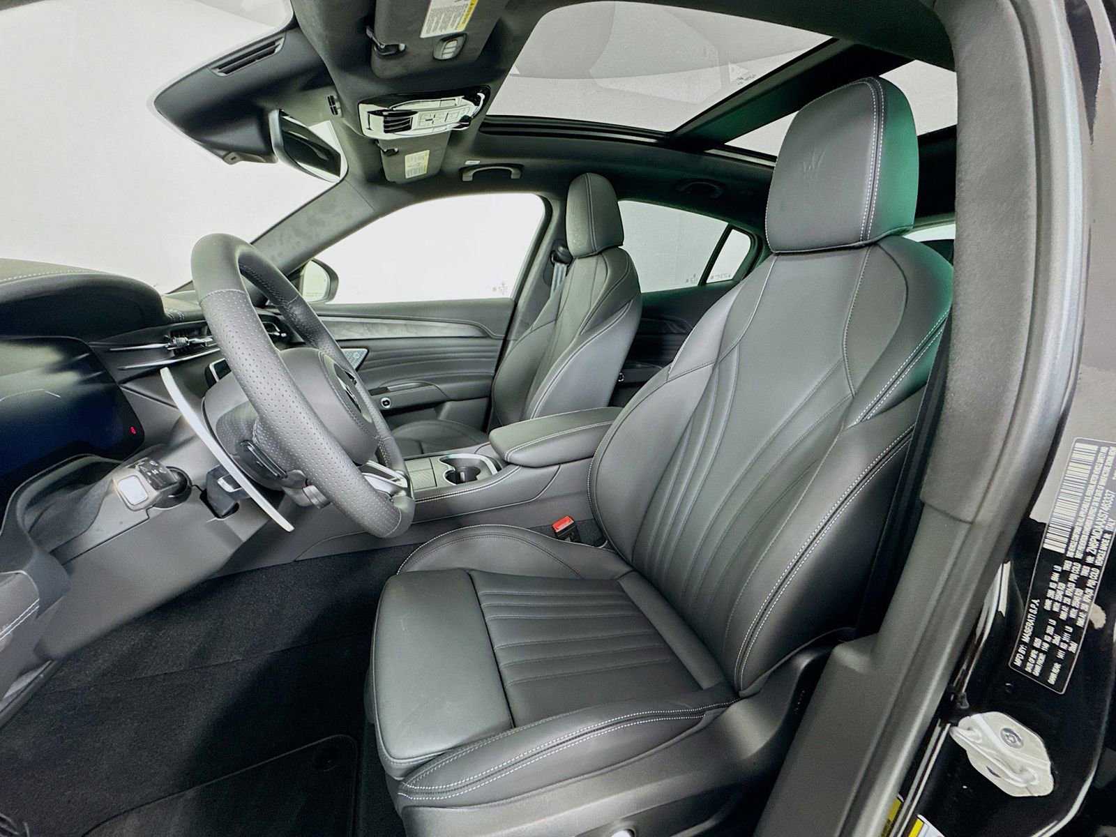 New 2025 Maserati Grecale GT image 21