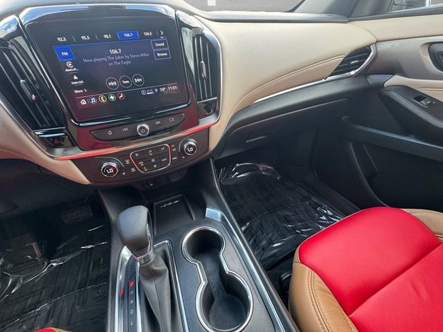 Used 2023 Chevrolet Traverse LT image 3