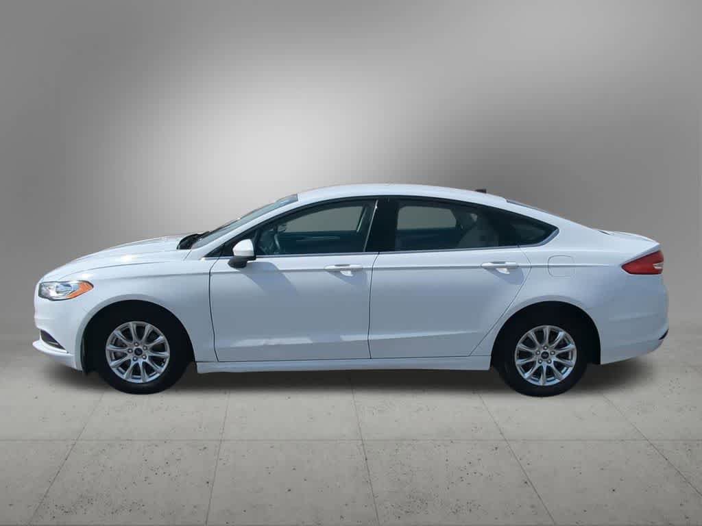 Used 2018 Ford Fusion S FWD image 3
