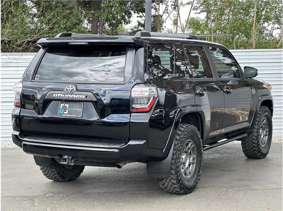 Used 2018 Toyota 4Runner TRD Off-Road w/ TRD Performance Package AWD/4WD image 10