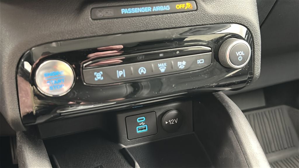 Used 2023 Ford Escape Platinum w/ Premium Technology Package AWD/4WD image 22