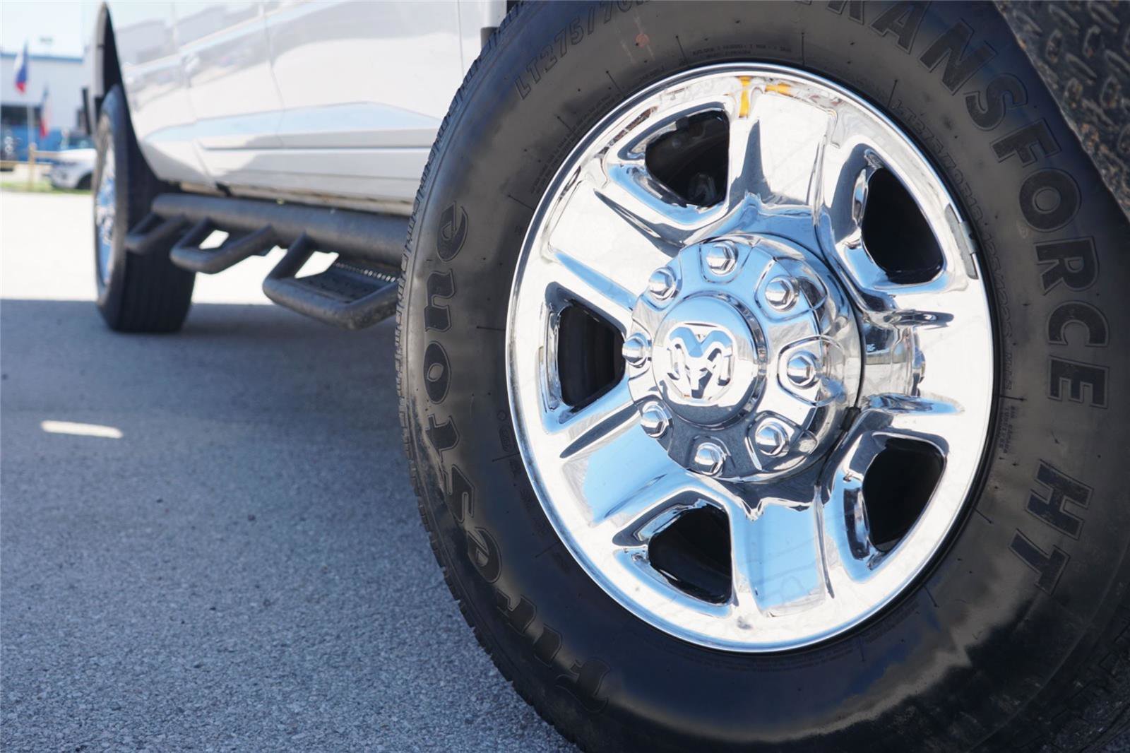 Used 2015 RAM 3500 Tradesman w/ Chrome Appearance Group AWD/4WD image 2