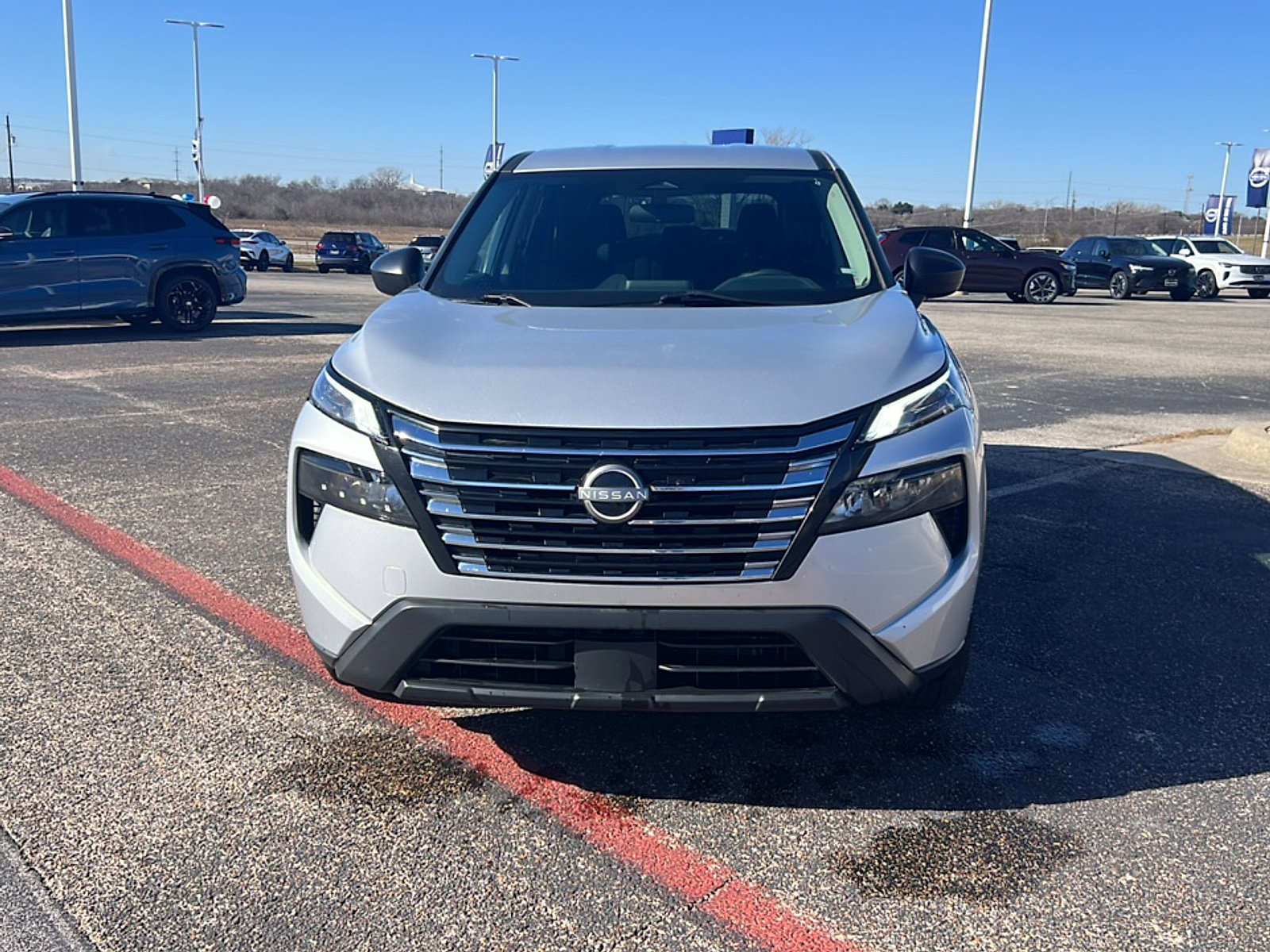 Used 2024 Nissan Rogue S image 2