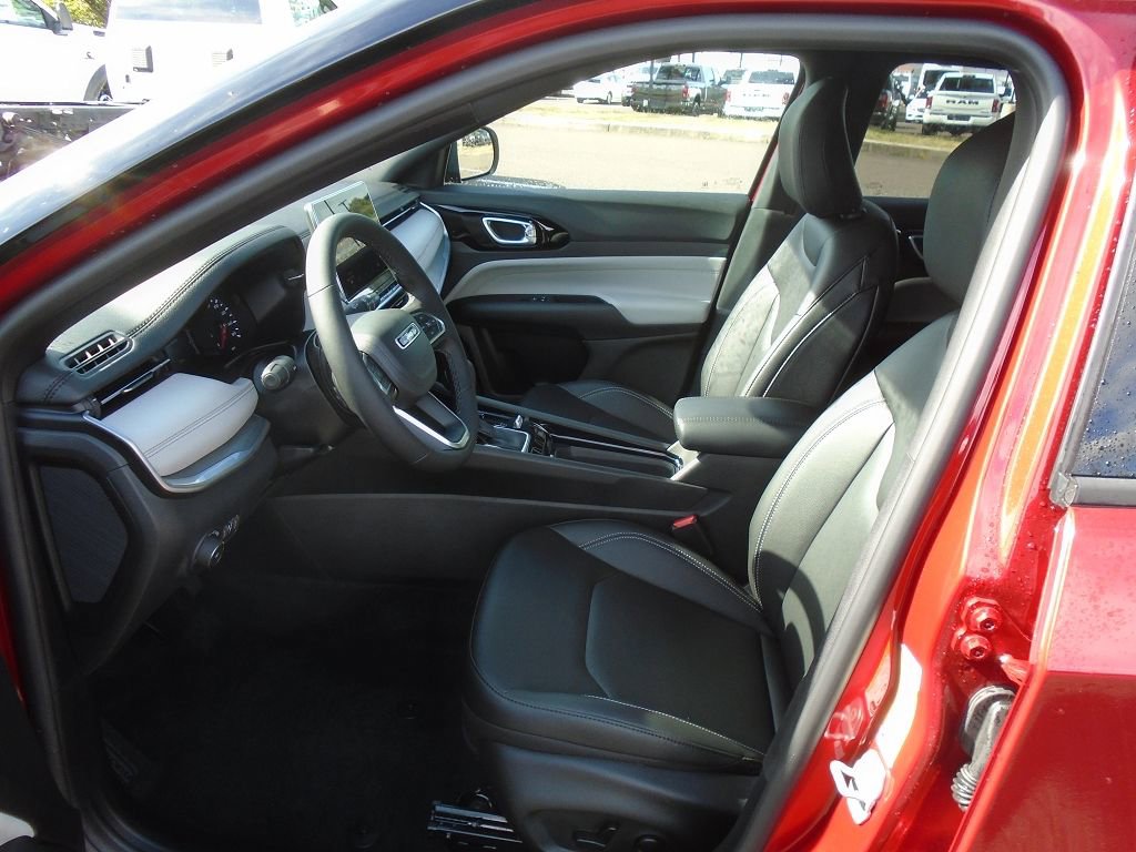 New 2025 Jeep Compass Limited w/ Sun & Sound Group image 8