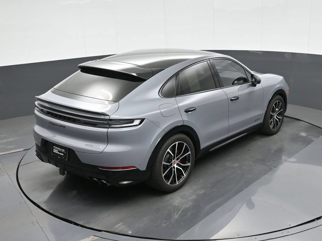 Certified 2025 Porsche Cayenne GTS AWD/4WD image 30
