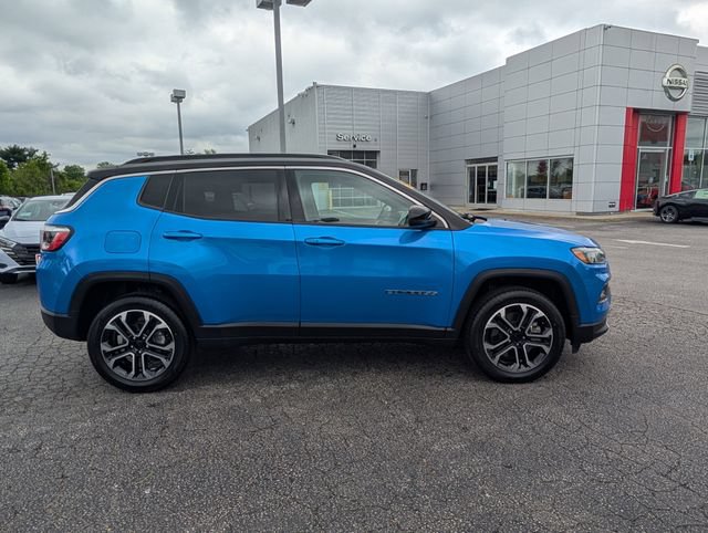 Used 2024 Jeep Compass Limited AWD/4WD image 2