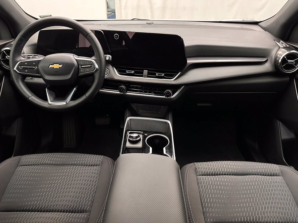 Used 2026 Chevrolet Equinox LT FWD image 7