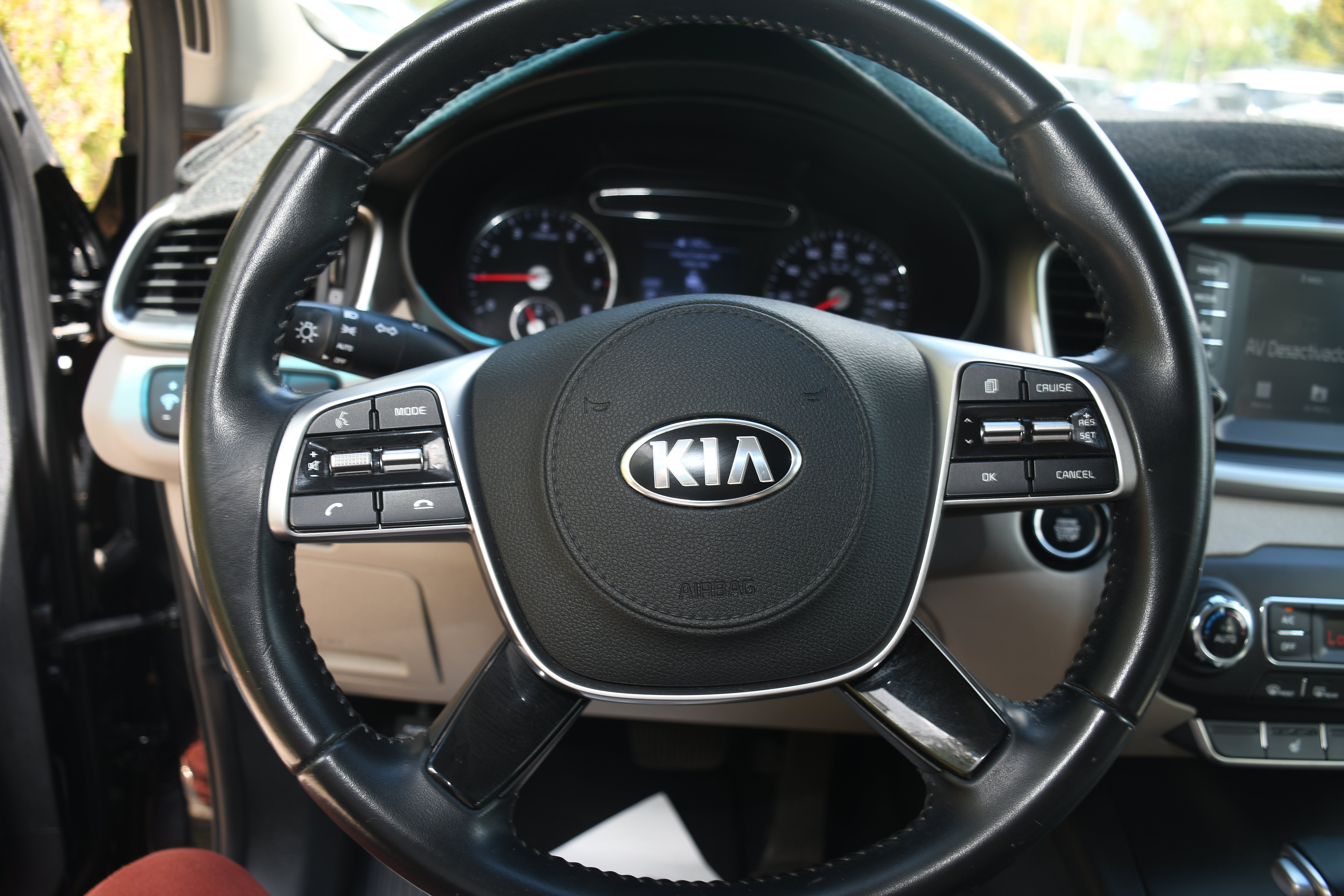 Used 2020 Kia Sorento S FWD image 13