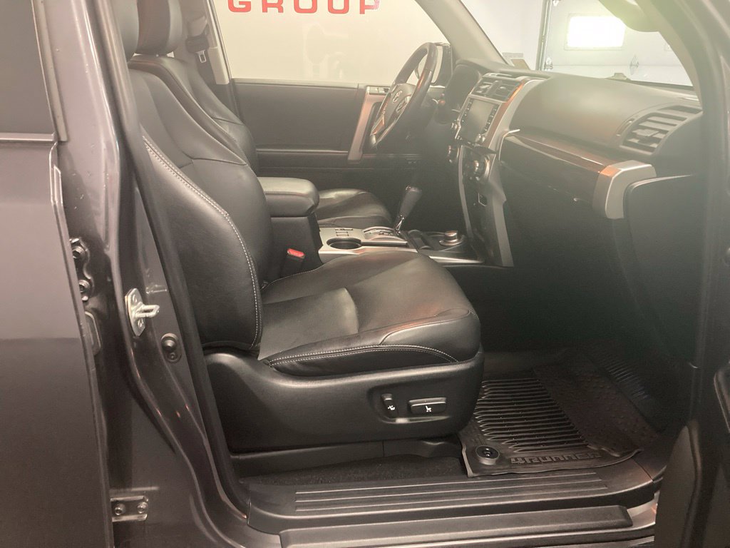 Used 2023 Toyota 4Runner Limited AWD/4WD image 45