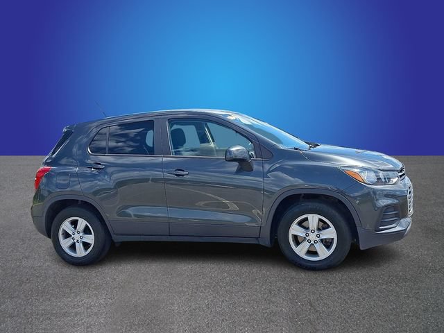 Used 2020 Chevrolet Trax LS w/ Tint and Cruise Package FWD image 3