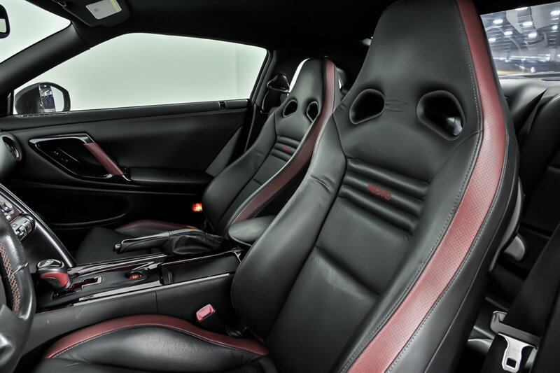 Used 2012 Nissan GT-R Black Edition AWD/4WD image 21