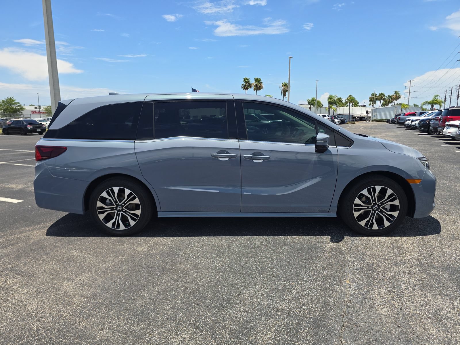 Certified 2026 Honda Odyssey Elite image 3