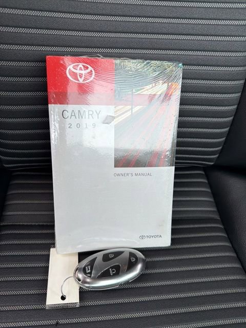 Used 2019 Toyota Camry SE image 24