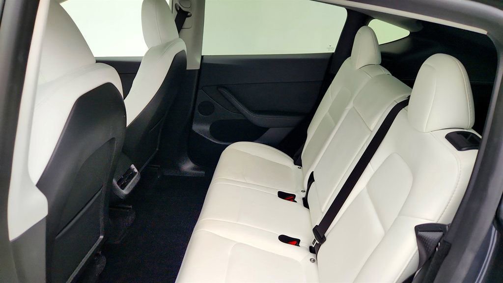 Used 2023 Tesla Model Y Performance image 25