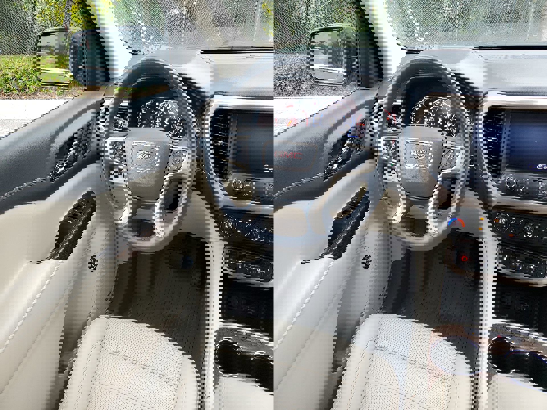 Used 2021 GMC Acadia Denali w/ Denali Technology Package image 62