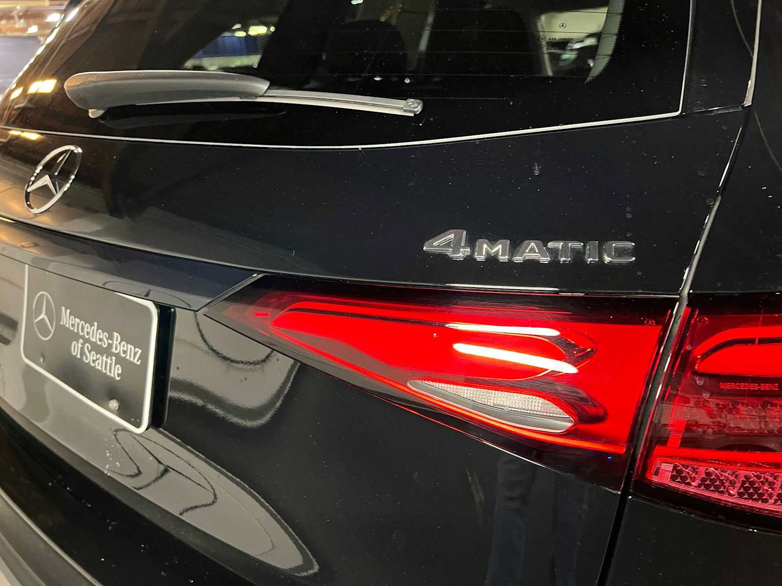 Used 2025 Mercedes-Benz GLC 350e 4MATIC image 15