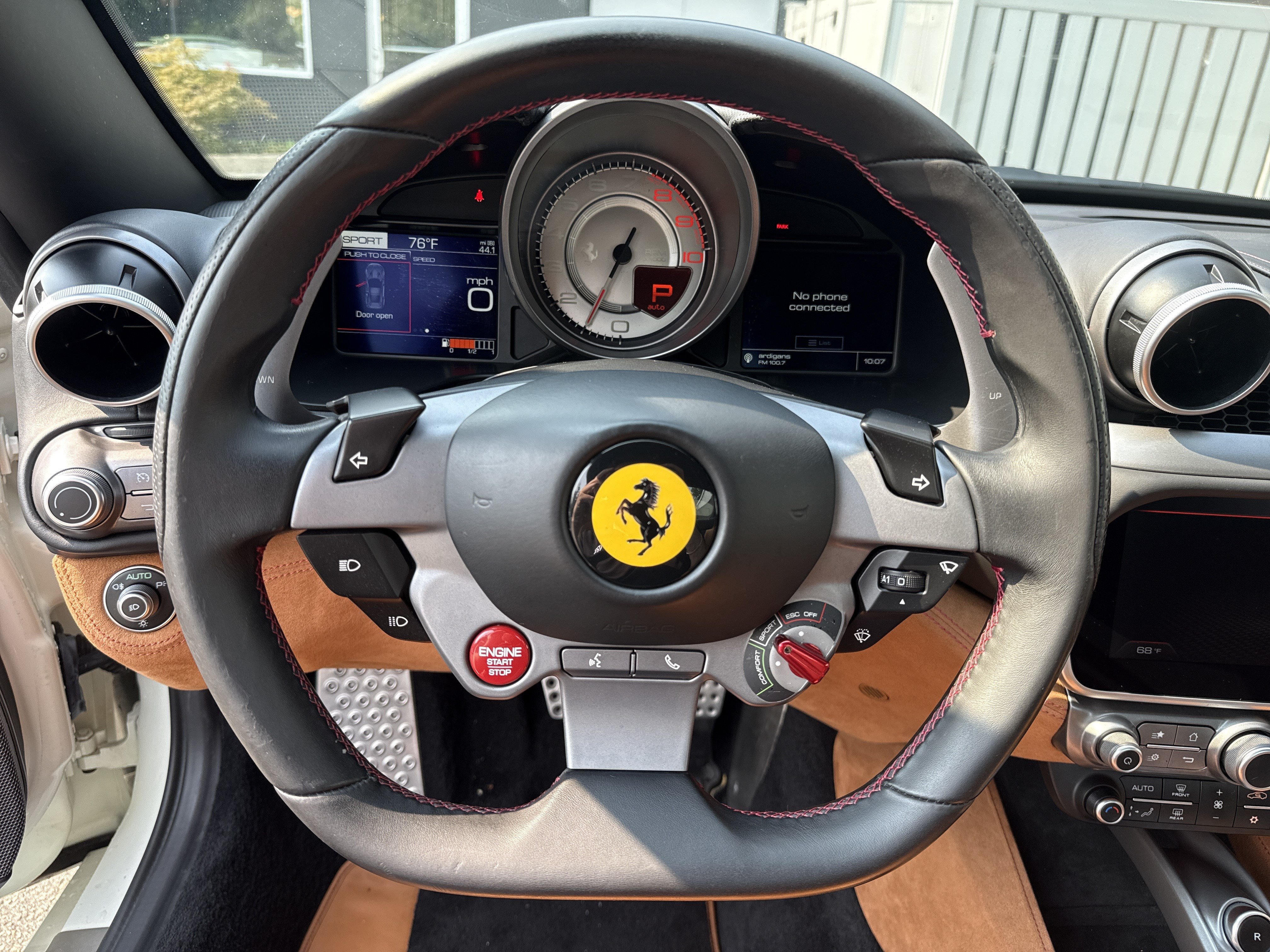 Used 2019 Ferrari Portofino RWD image 13