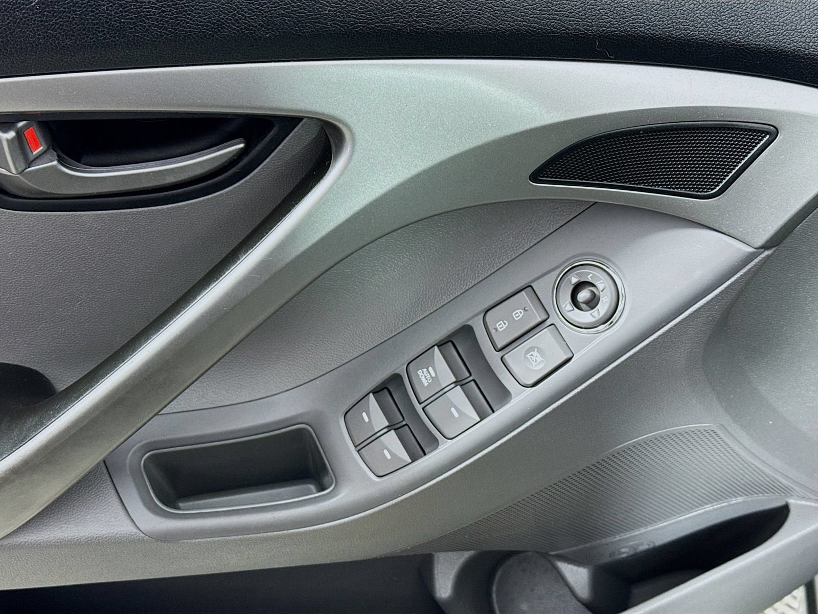 Used 2013 Hyundai Elantra GLS FWD image 16