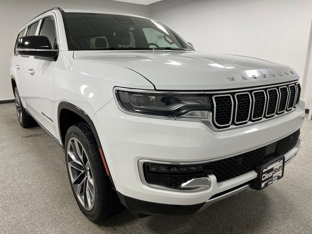 Used 2023 Jeep Wagoneer L Series III w/ Premium Group I image 2