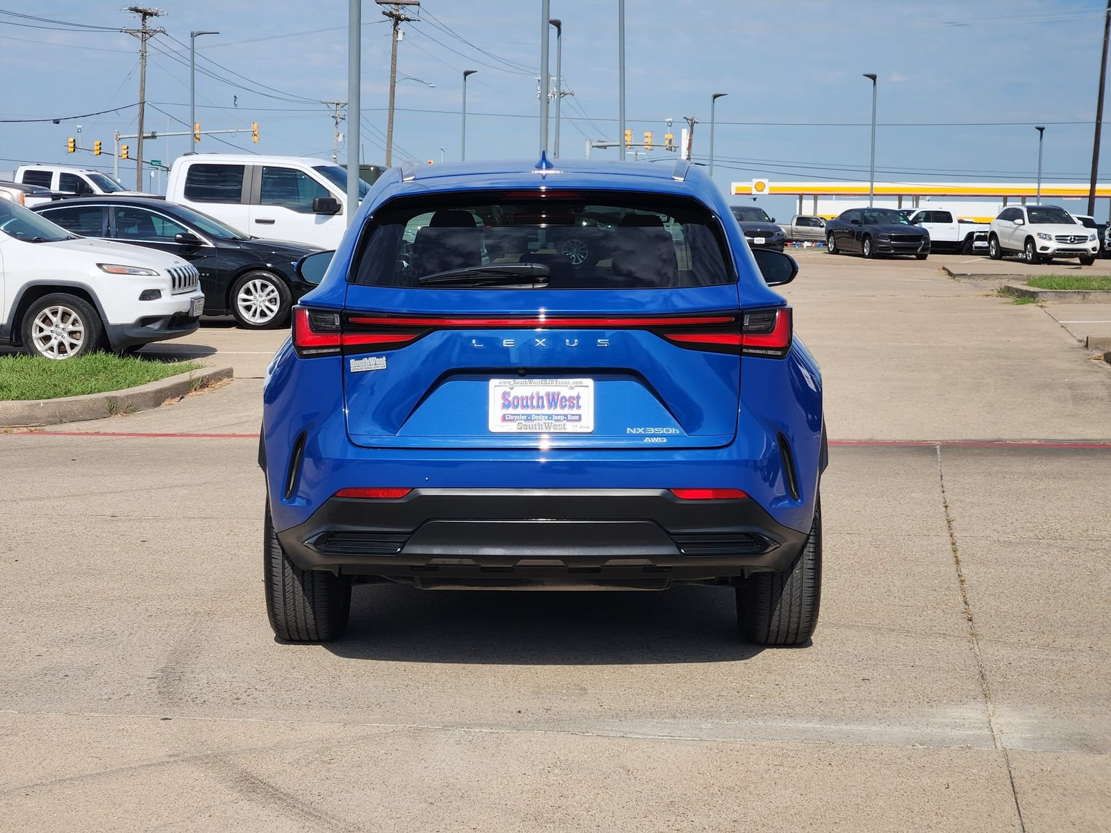 Used 2023 Lexus NX 350h AWD w/ Towing Package (2000 Lbs) image 8