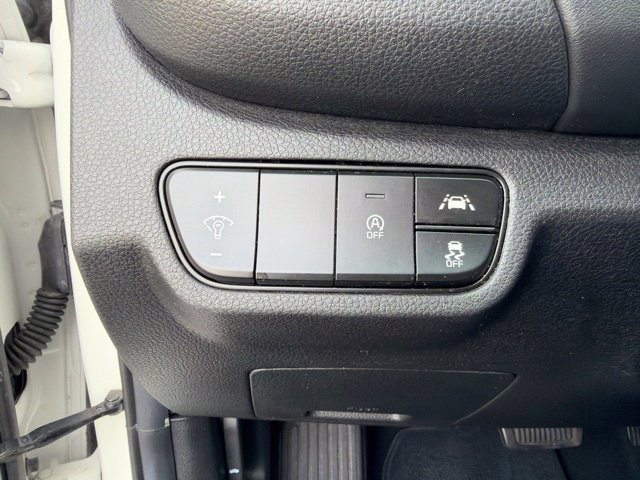 Certified 2022 Kia Seltos SX w/ Sunroof Package AWD/4WD image 11