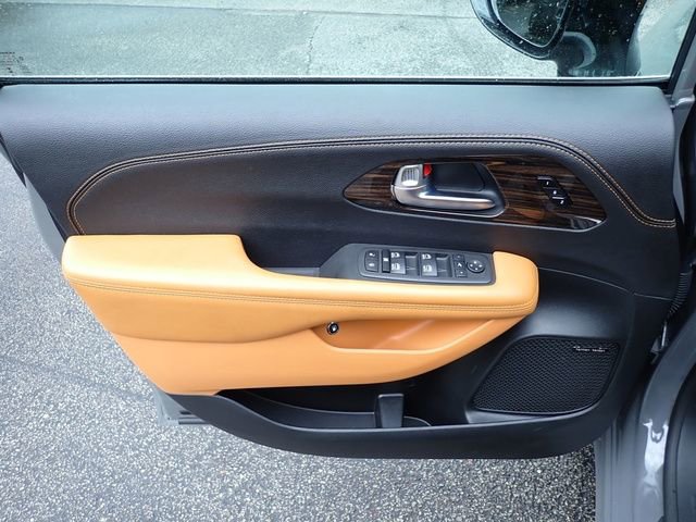 Used 2023 Chrysler Pacifica Pinnacle FWD image 19