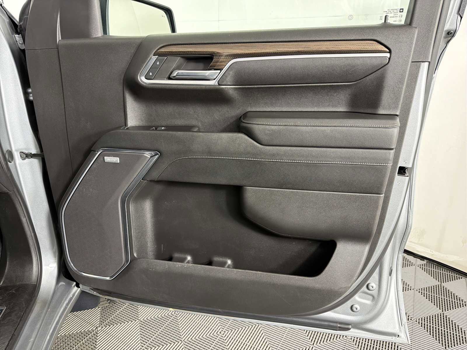 Used 2024 Chevrolet Silverado 1500 LT Trail Boss w/ LT Trail Boss Premium Package image 13